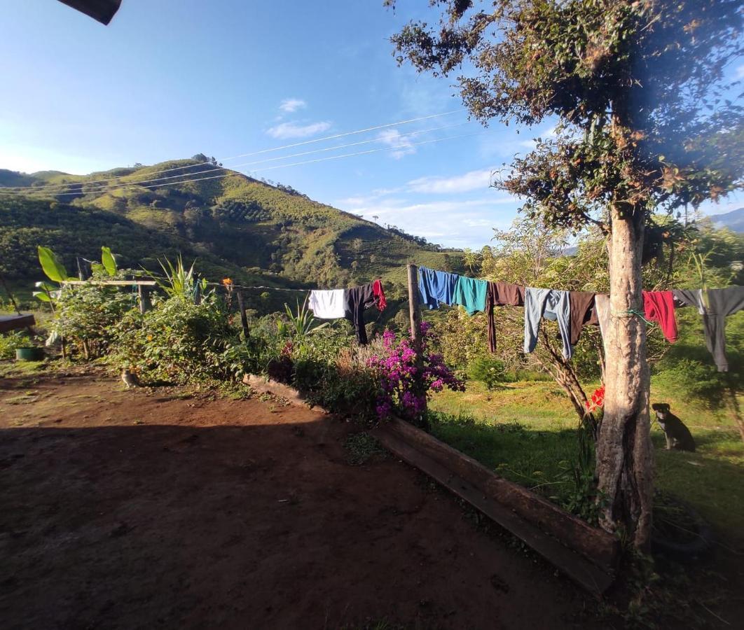 Patricia And Ned'S Cloud Forest Farm Cotacachi Extérieur photo